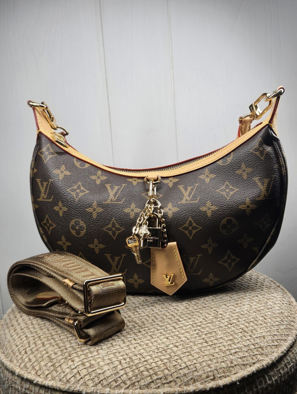 Mini Looping Style Bag Unbranded Read Description